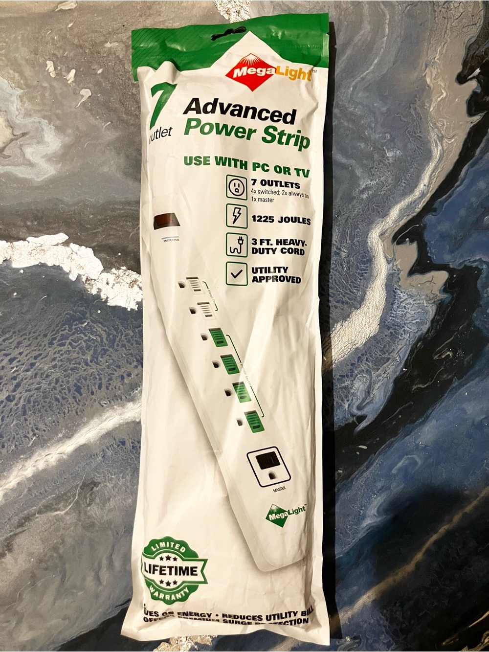 Advanced Power Strip - White & Green, 7-Outlet Surge Protector